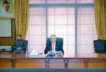 PM to get ‘confidence plus’ from masses on March 27: Farrukh 