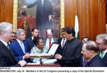 PM lauds services of Pakistani descent physicians of North America