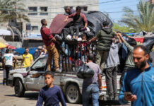 اسرائيل جي فوجي آپريشن ۾ شدت بعد 80 هزار فلسطيني رفح کان لڏ پلاڻ ڪري چڪا آهن . يو اين آر ڊبليو