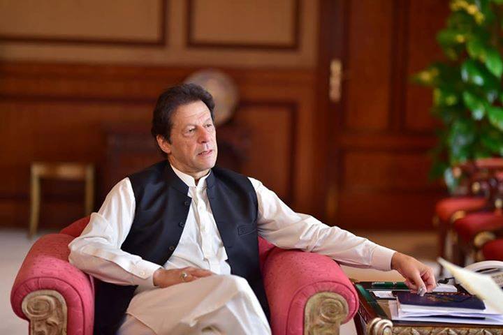 وزیراعظم عمران خان نال قومی کرکٹ ٹیم دے سابق کپتان جاوید میاں داد دی ملاقات