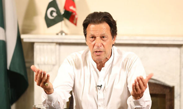 پاکستان تحریک انصاف دے چیئرمین عمران خان مادرِ ملت فاطمہ جناح کوں انہاں دے جمنڑیں دے ڈینھ دے موقع تے خراج عقید پیش کیتا